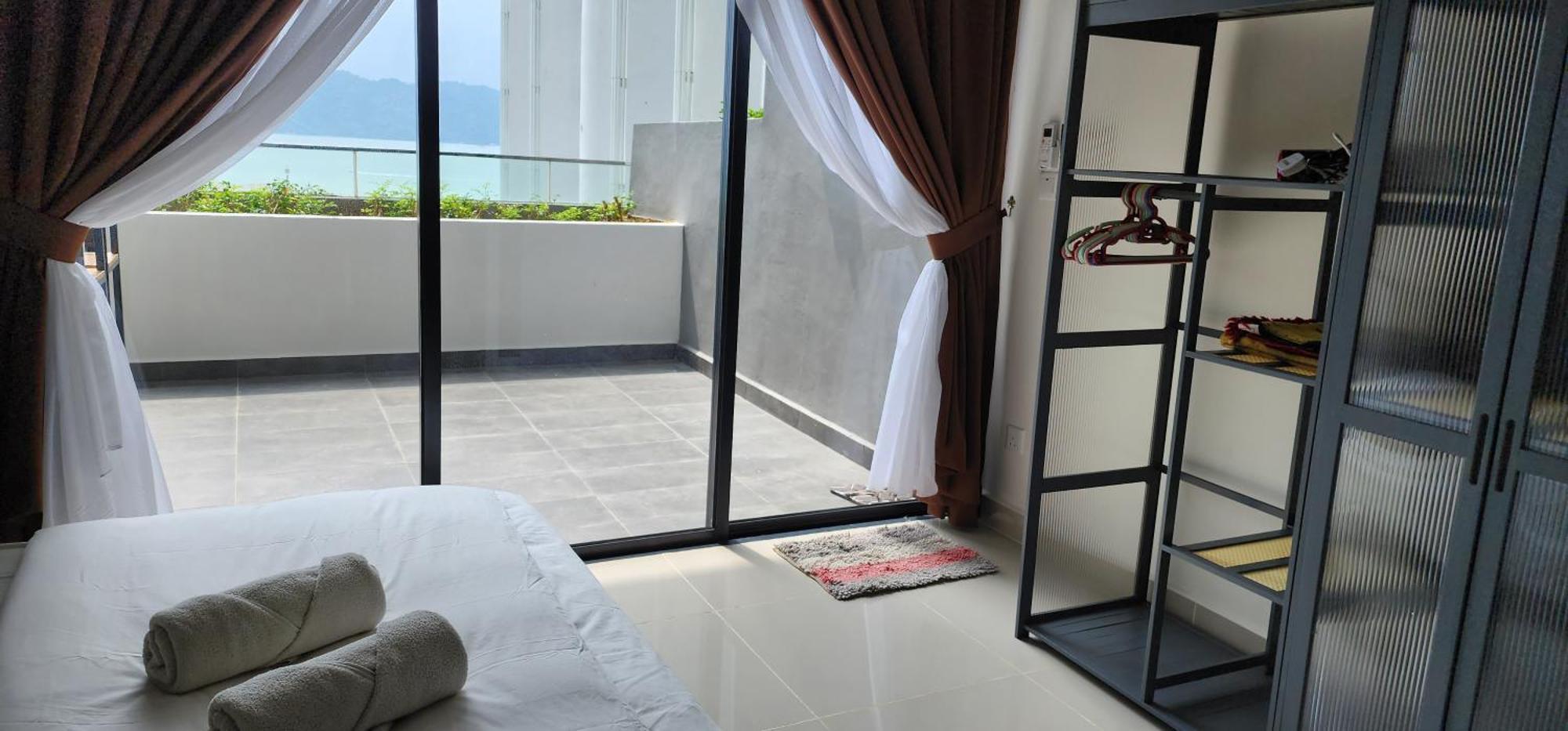 The Shore Ns Studio Suites Sea View Кота-Кинабалу Экстерьер фото